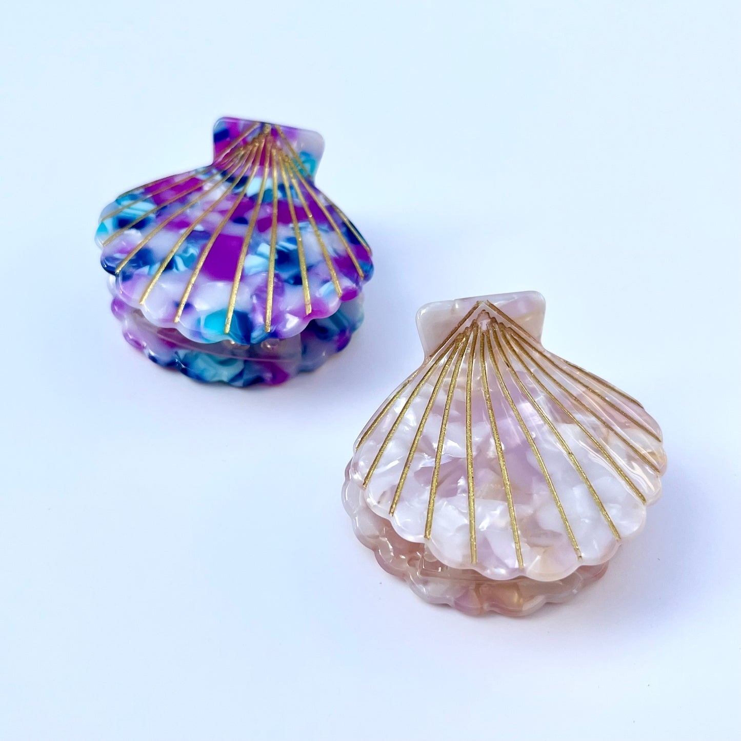 . Coralie Luxe Shell Claws .