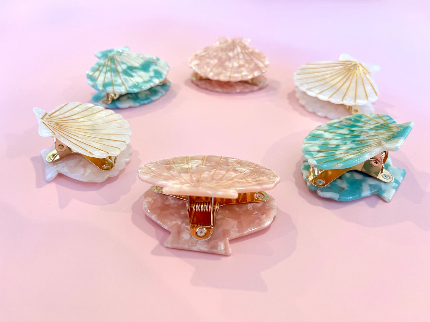. Coralie Luxe Shell Claws .