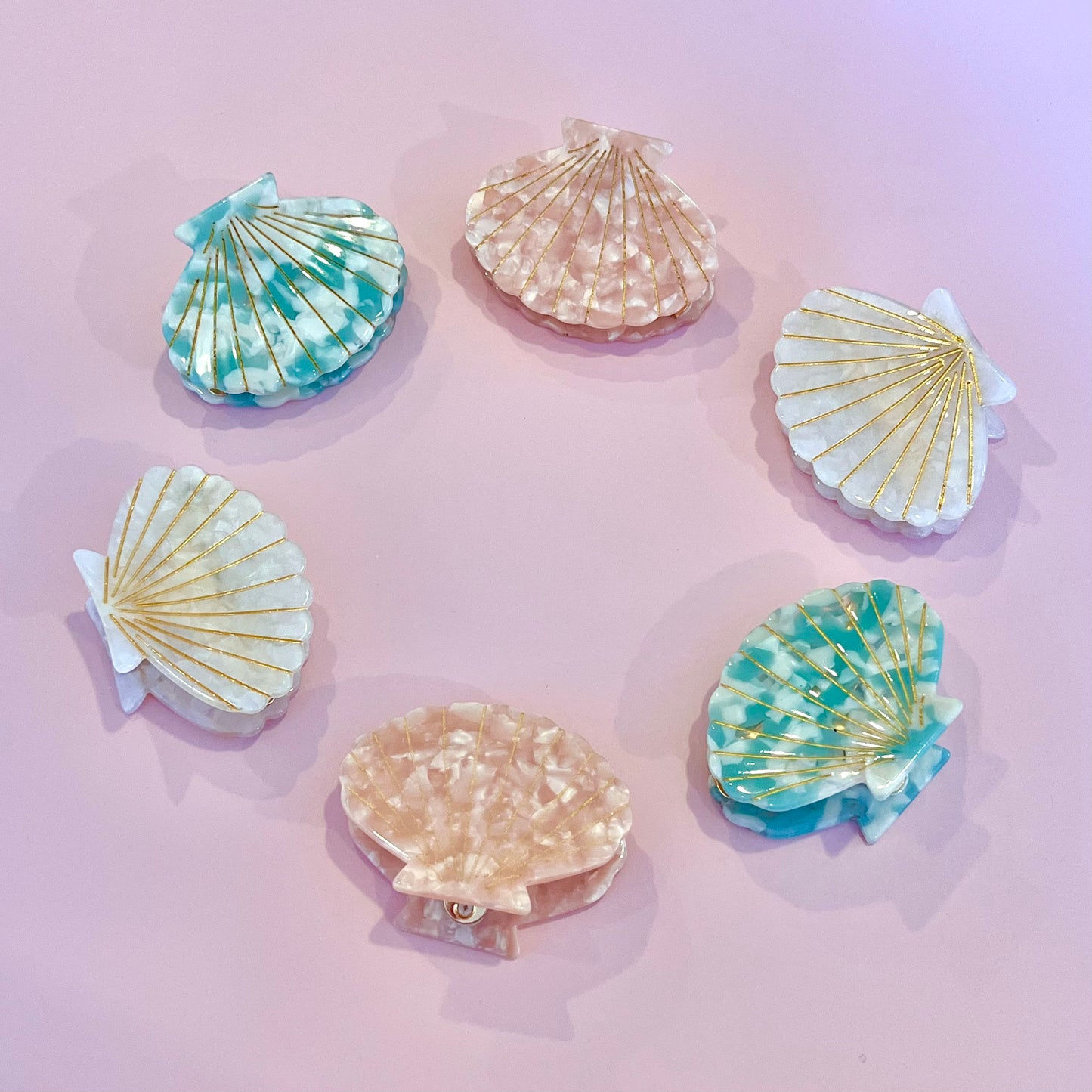 . Coralie Luxe Shell Claws .