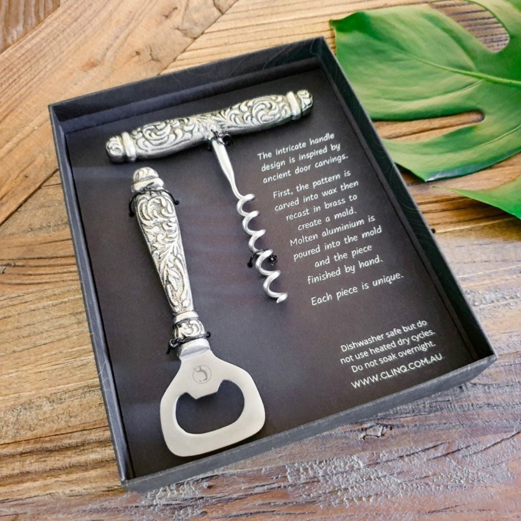 . CLINQ Silver Corkscrew Set .
