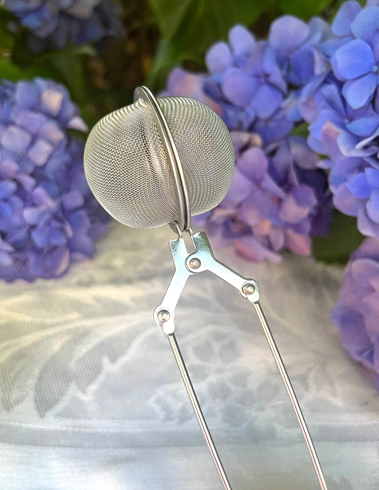 . Classic Tea Infuser .