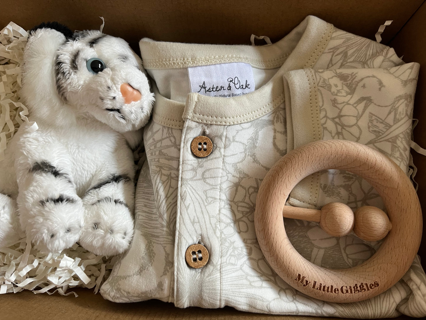 Neutral Baby Gift Box