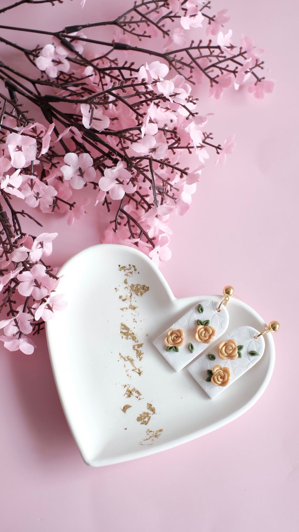 . Gold Flake Heart Dish .